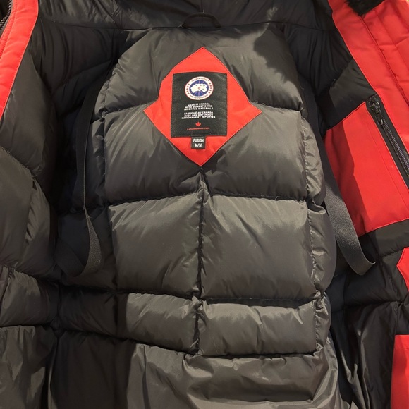 Women’s Canada Goose Expedition Parka - Picture 14 of 16
